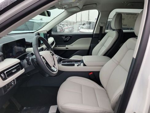 New 2026 Lincoln Aviator AWD image 17