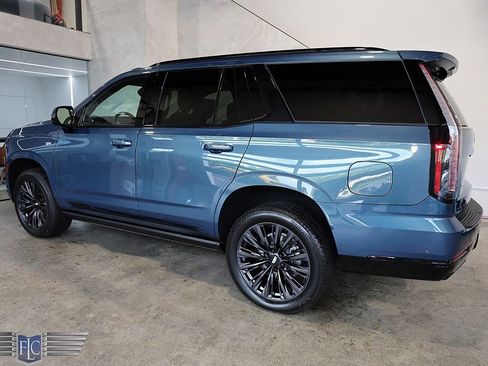 Used 2025 Cadillac Escalade Sport Platinum w/ LPO, ONYX Package image 5