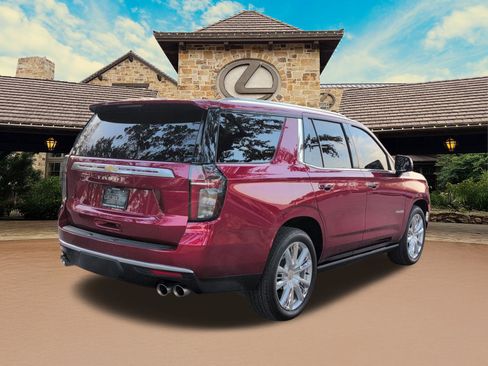 Used 2024 Chevrolet Tahoe High Country image 2