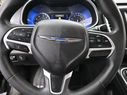 Used 2015 Chrysler 200 Limited FWD image 13