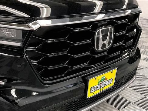 Used 2025 Honda Pilot Touring image 34