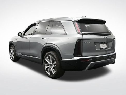 Used 2026 Cadillac Vistiq Luxury AWD/4WD image 3