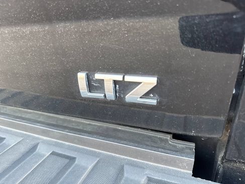Used 2018 Chevrolet Silverado 1500 LTZ Z71 w/ LTZ Plus Package AWD/4WD image 5