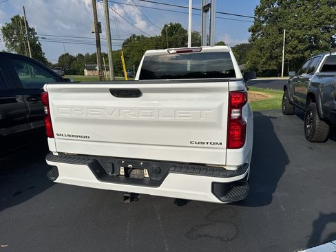 Used 2022 Chevrolet Silverado 1500 Custom AWD/4WD image 5