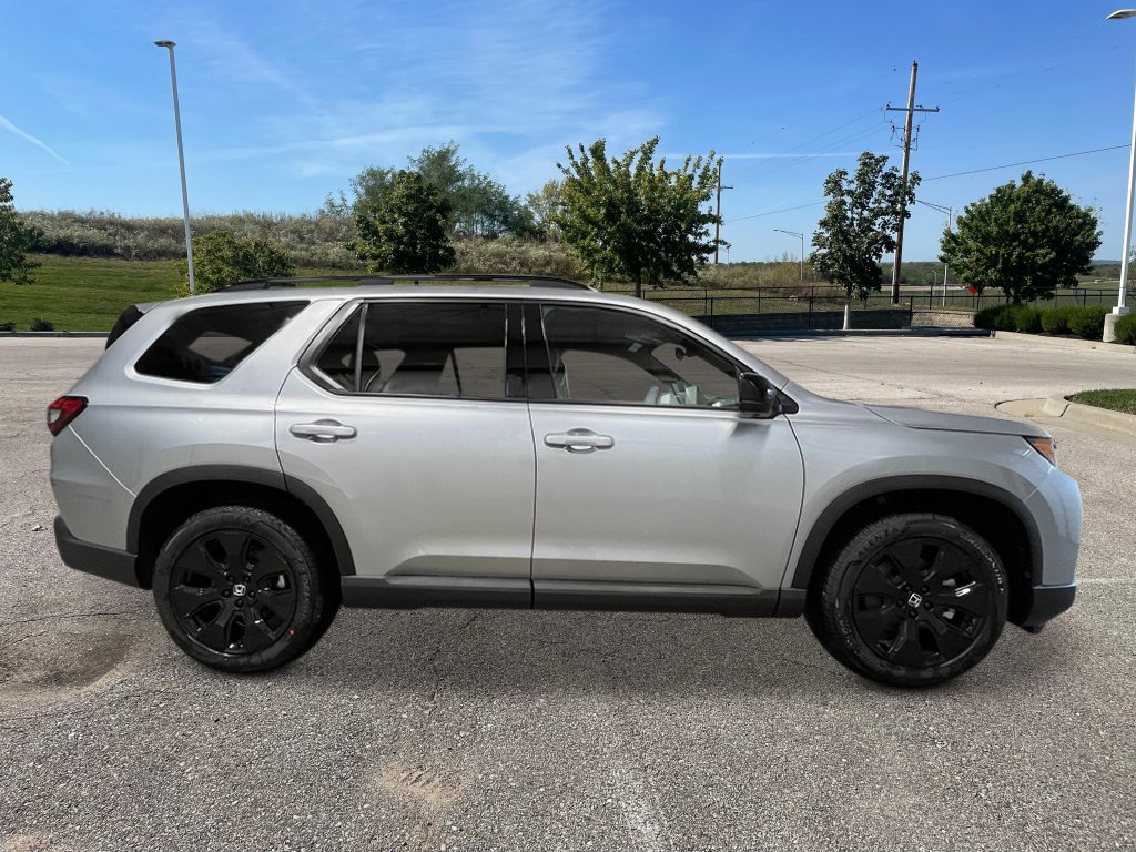 New 2026 Honda Pilot Black Edition image 9