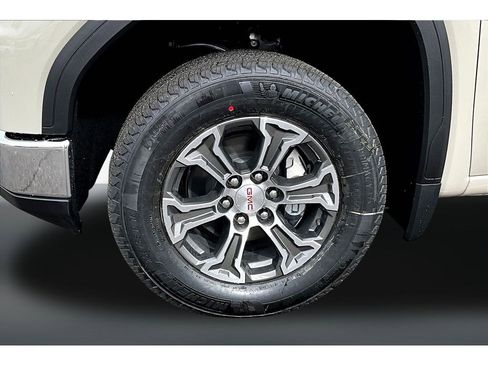 New 2026 GMC Sierra 1500 SLE image 13