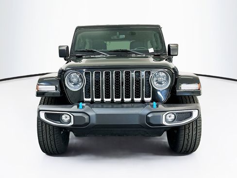 Used 2023 Jeep Wrangler Unlimited Sahara w/ Cold Weather Group AWD/4WD image 2