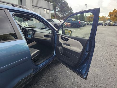 Used 2025 Subaru Forester Limited image 10