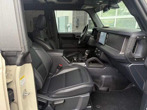 Used 2025 Ford Bronco Badlands image 20