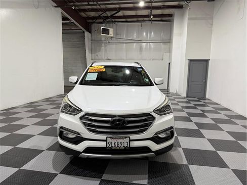 Used 2017 Hyundai Santa Fe Sport image 3