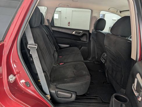 Used 2013 Nissan Pathfinder SV AWD/4WD image 18