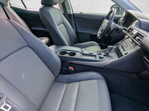 Used 2019 Lexus IS 300 image 20