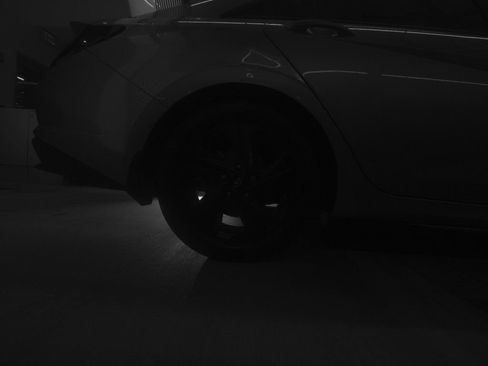 Used 2022 Hyundai Elantra SEL image 13