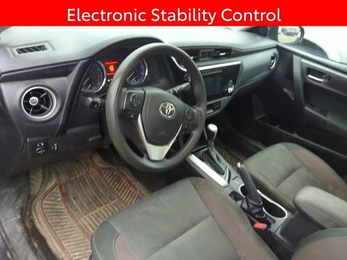 Used 2018 Toyota Corolla LE image 7