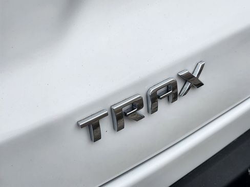 Used 2026 Chevrolet Trax LT FWD image 12