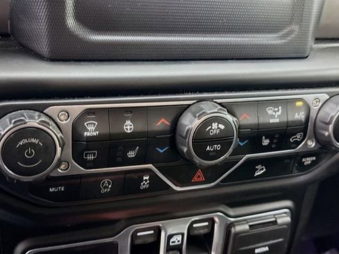 Used 2020 Jeep Wrangler Unlimited Sport image 15