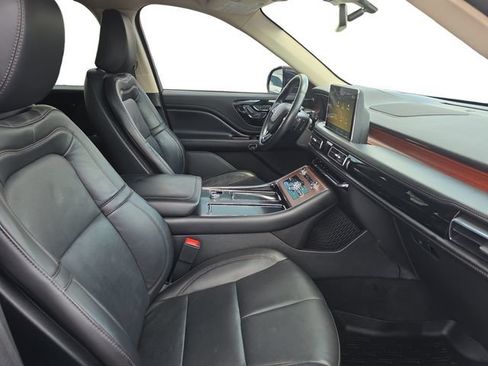 Used 2023 Lincoln Aviator Reserve w/ Equipment Group 201A AWD/4WD image 17