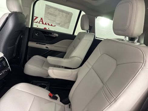 New 2026 Lincoln Aviator 2WD image 17