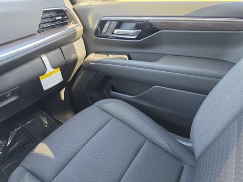 New 2026 Chevrolet Suburban LS w/ Max Trailering Package RWD image 17