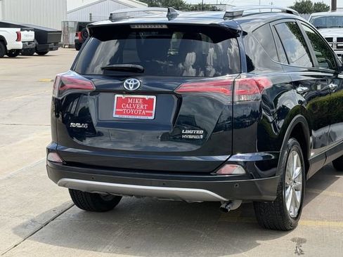 Used 2018 Toyota RAV4 Limited w/ Advanced Technology Package AWD/4WD image 7