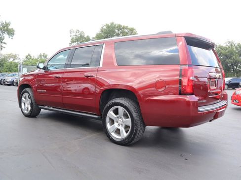 Used 2019 Chevrolet Suburban Premier AWD/4WD image 3