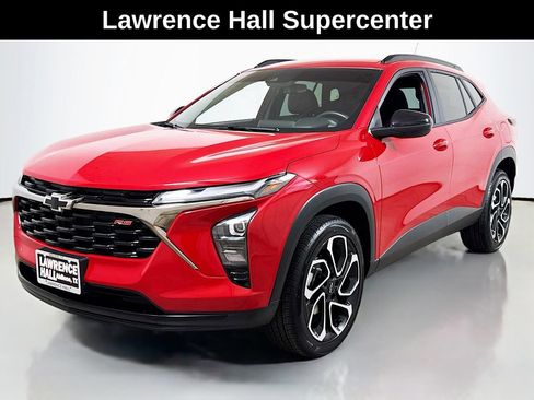 Certified 2026 Chevrolet Trax RS FWD image 1