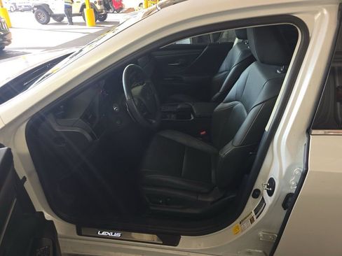 Used 2022 Lexus ES 350 w/ Premium Package image 32