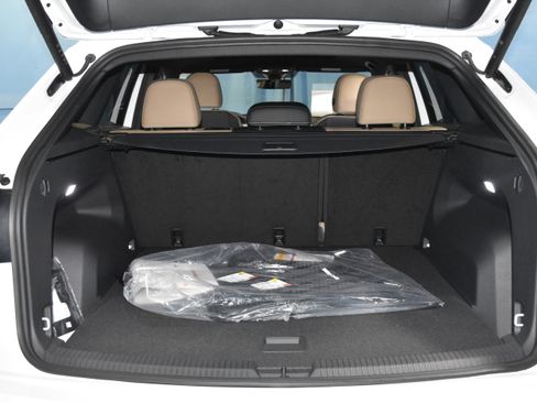 New 2026 Volkswagen Atlas Cross Sport SE image 23