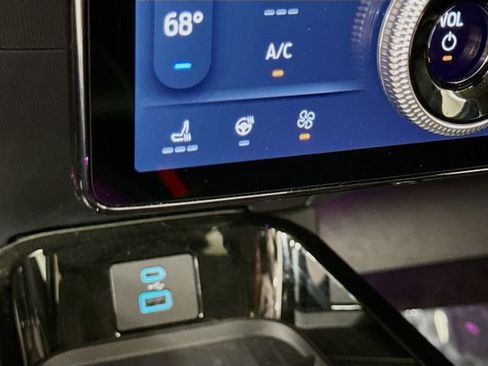 Used 2024 Ford Mustang Mach-E Premium image 21