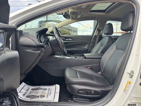 Used 2018 Buick Regal Essence image 13