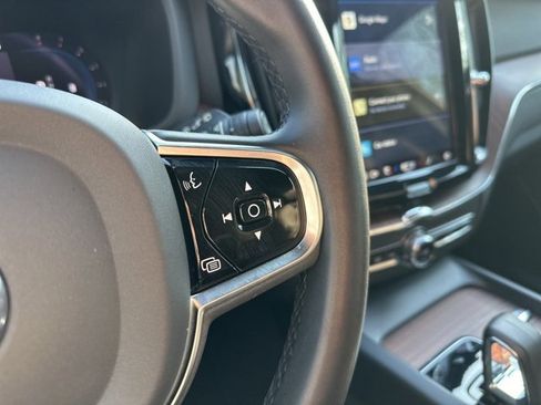 Certified 2023 Volvo XC60 B5 Plus w/ Climate Package image 28