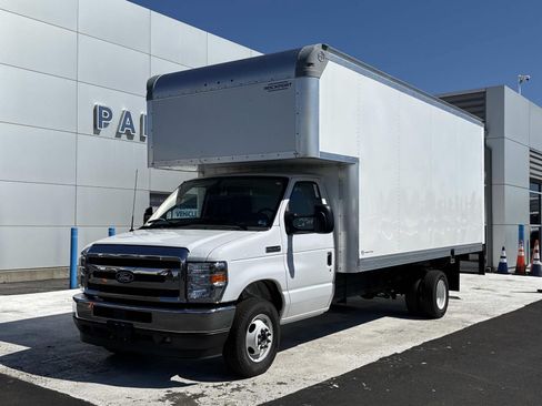 New 2027 Ford E-450 and Econoline 450 Super Duty w/ Power Equipment Group RWD image 7