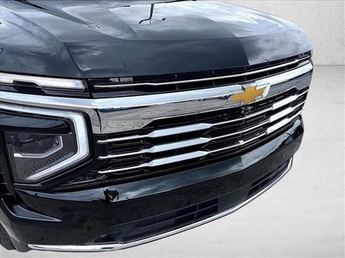 Used 2026 Chevrolet Suburban LT w/ Comfort Package RWD image 30