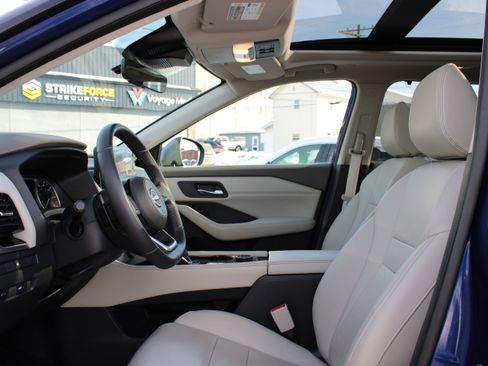 Certified 2023 Nissan Rogue SL w/ SL Premium Package image 15