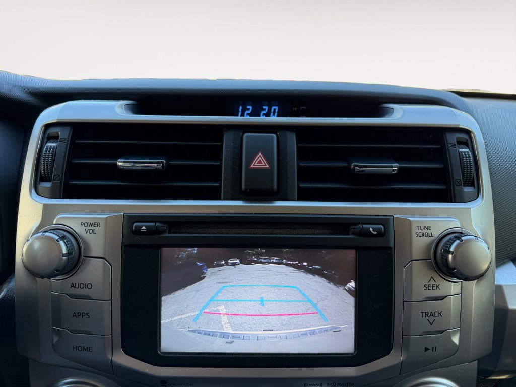 Used 2016 Toyota 4Runner SR5 AWD/4WD image 9