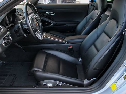 Used 2018 Porsche 718 Cayman S RWD image 13