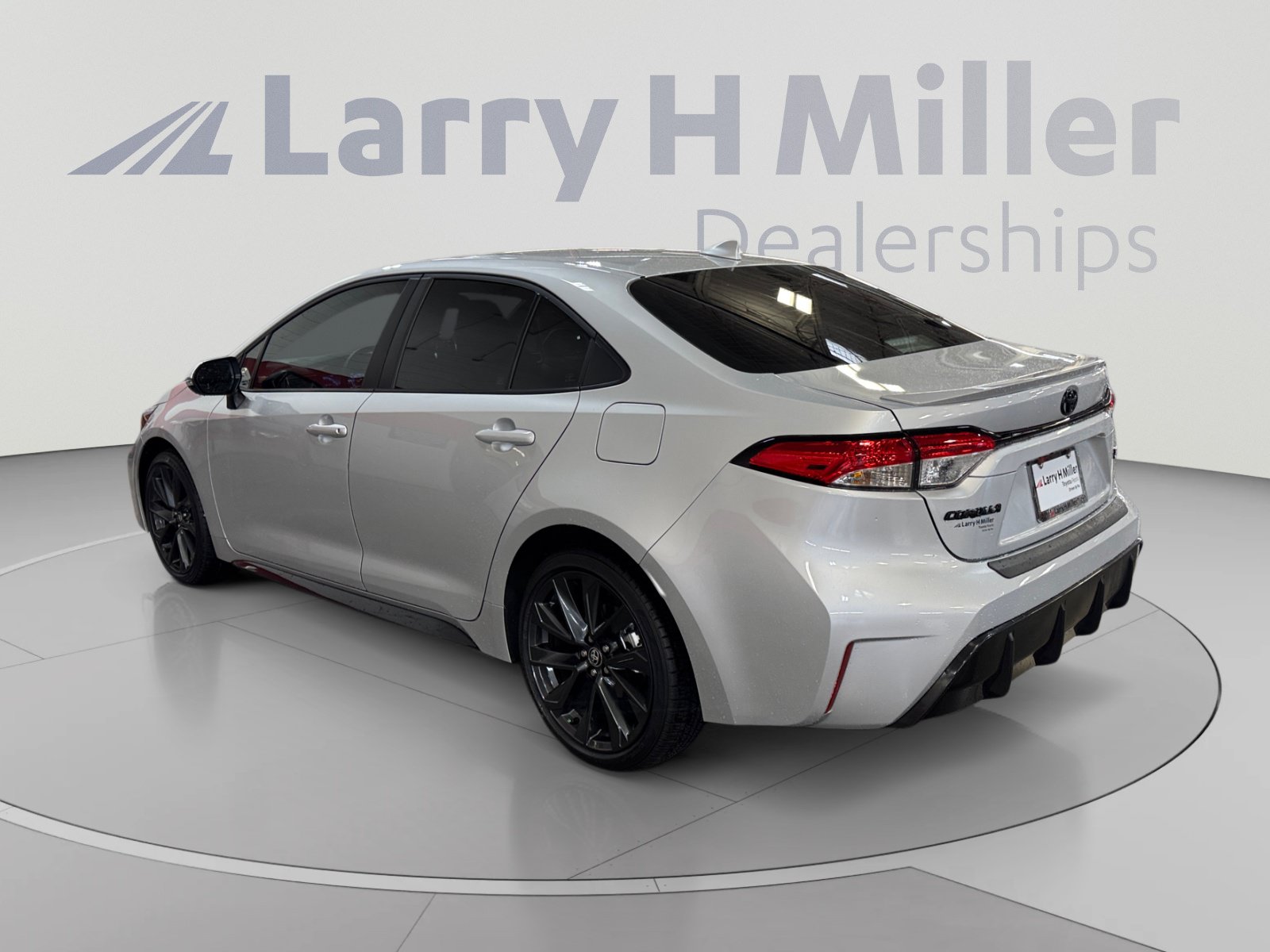 Certified 2026 Toyota Corolla SE w/ SE Package FWD image 3