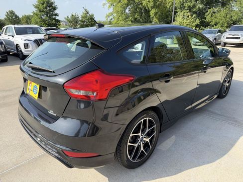 Used 2015 Ford Focus SE w/ SE Sport Package FWD image 5