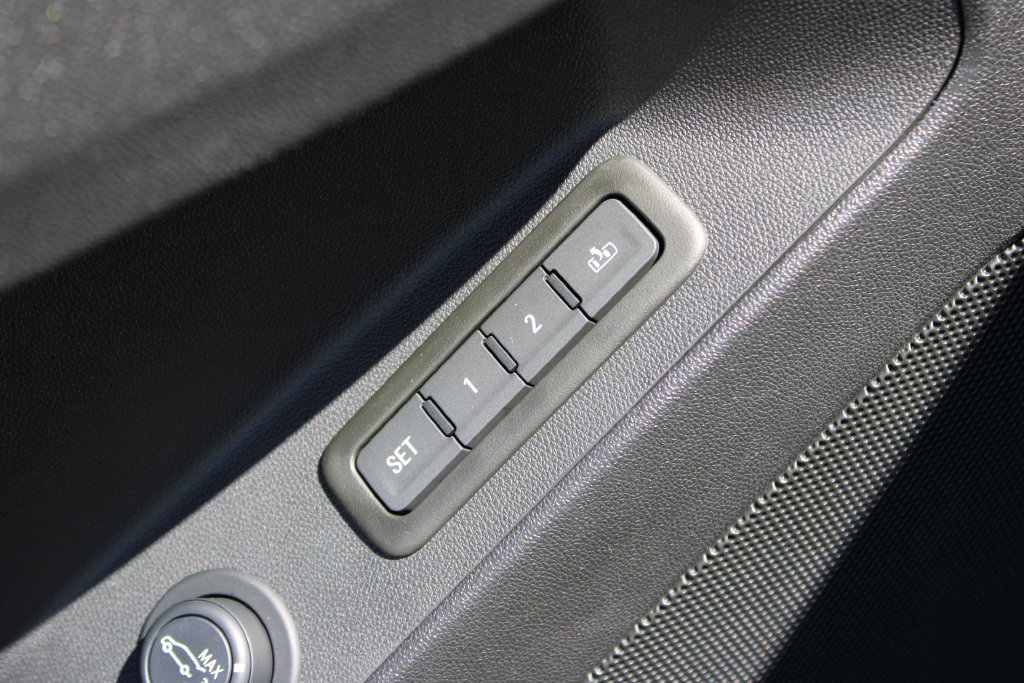 Certified 2023 Chevrolet Equinox Premier FWD image 12