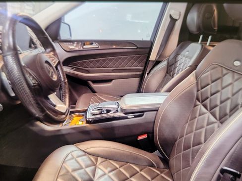 Used 2019 Mercedes-Benz GLS 450 4MATIC image 17