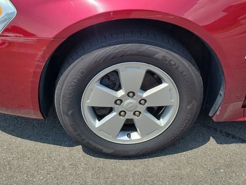 Used 2009 Chevrolet Impala LT w/ Luxury Edition Package FWD image 9