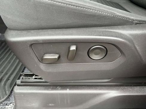 Certified 2025 Chevrolet Silverado 1500 LT image 6