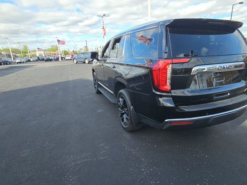 Used 2024 GMC Yukon SLT w/ SLT Premium Package AWD/4WD image 5