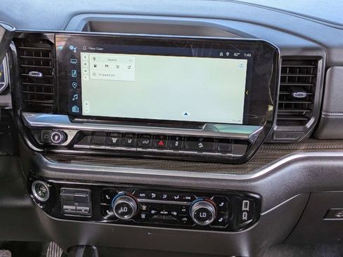 Used 2024 Chevrolet Silverado 2500 LT w/ Convenience Package image 18