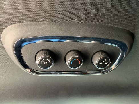 Used 2018 Dodge Durango R/T w/ Technology Group image 22