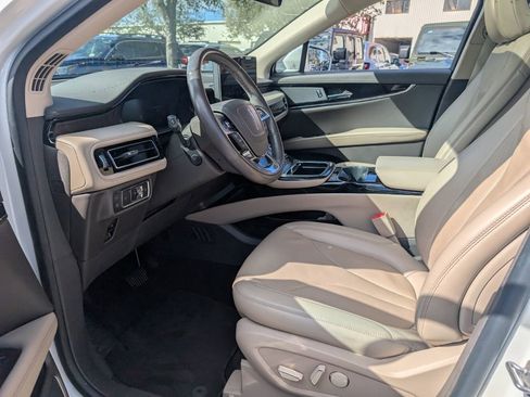 Certified 2022 Lincoln Nautilus Reserve image 12