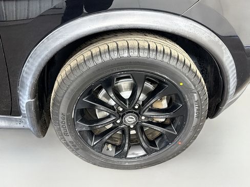 Used 2017 Nissan Juke SV image 32