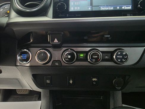Used 2017 Toyota Tacoma TRD Sport w/ Tow Package (A/T) AWD/4WD image 20