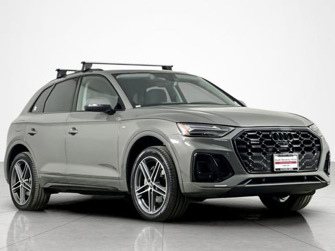 Used 2023 Audi Q5 e Premium Plus w/ Premium Plus Package image 7