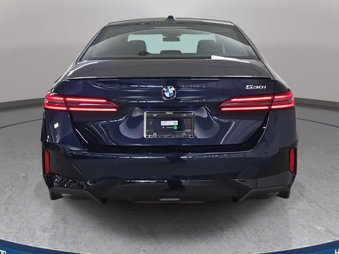 Used 2026 BMW 530i w/ M Sport Package image 8